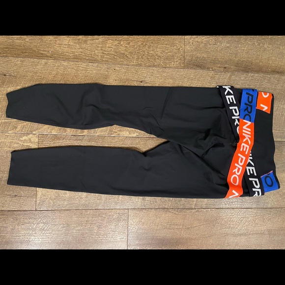NIKE PRO 7/8 length leggings